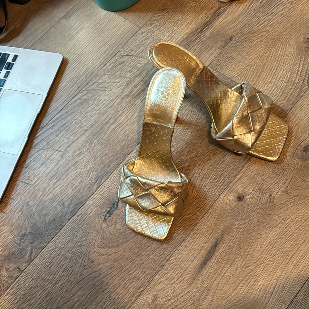 VINCE CAMUTO BRELANIE WOVEN STRAP MULE HEELS. Size 9. Worn 1x like new